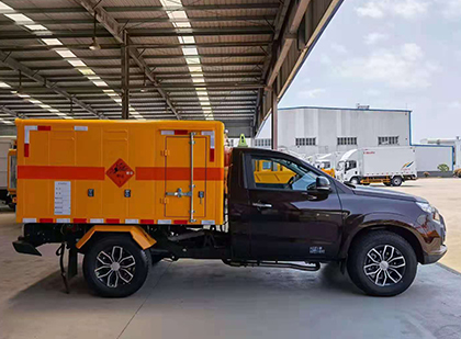 五大连池爆破器材运输车